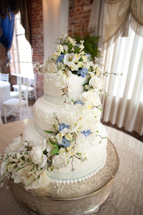 'Cakes & Food' Ideabook by Faye Ehrich on OneWed